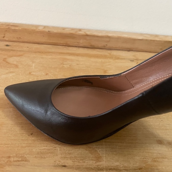 BCBG Pumps - Picture 8 of 12